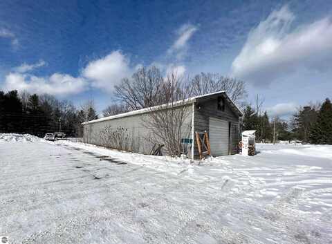 2768 J Maddy Parkway, Interlochen, MI 49643