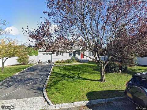 Evelyn, WEST ISLIP, NY 11795