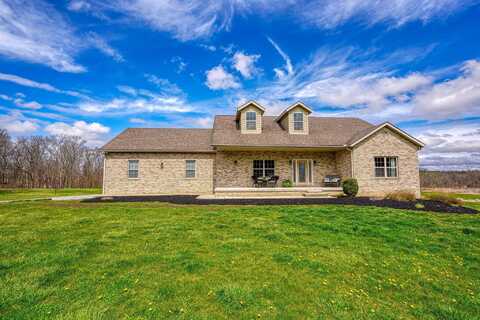 562 Coonpath Road NW, Lancaster, OH 43130