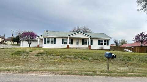 323 S Phillips Ave, Leedey, OK 73654