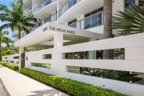 13800 Highland Dr, North Miami Beach, FL 33181