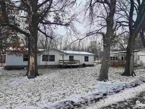 215 E Walnut Street, Riley, KS 66531