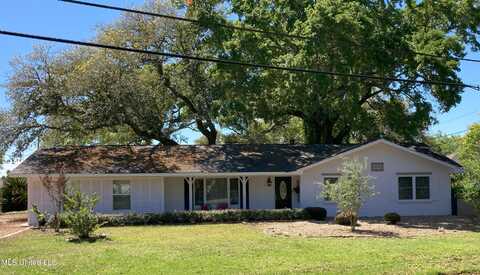 1560 E 2nd Street, Pass Christian, MS 39571