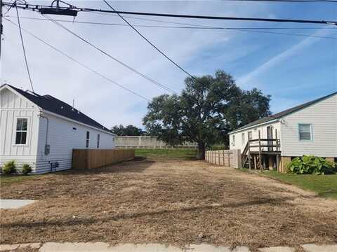 5516 WARRINGTON Drive, New Orleans, LA 70122