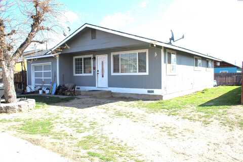 1212 S 11th St, Sunnyside, WA 98944