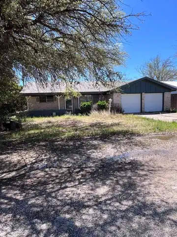 1415 Bandera Dr, Roscoe, TX 79501