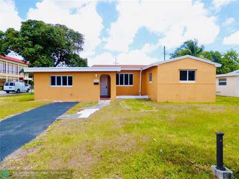 585 NW 182nd Ter, Miami, FL 33169