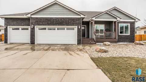 2405 E Yorkshire St, Sioux Falls, SD 57108