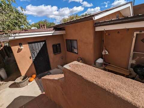 737 Alto Street, Santa Fe, NM 87501