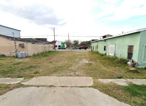 704 S Port Ave, Corpus Christi, TX 78405