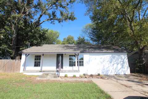 219 Half St, Lindale, TX 75771