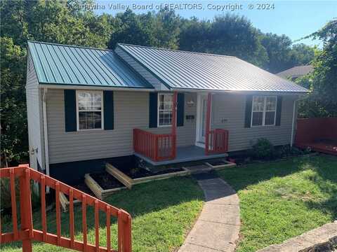 697 Forest Circle, South Charleston, WV 25303