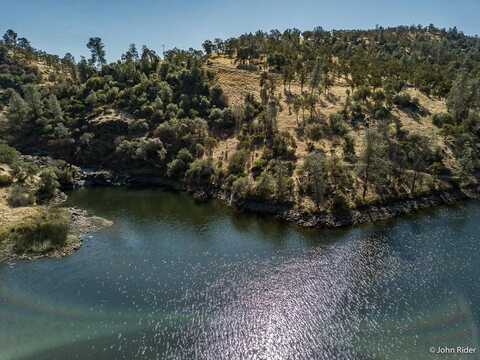 8 Tulloch Estates Dr, Jamestown, CA 95327