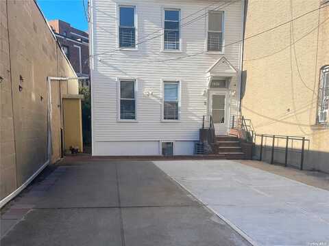 37-17 Greenpoint Avenue, Sunnyside, NY 11104