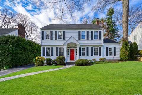 285 Nassau Avenue, Manhasset, NY 11030