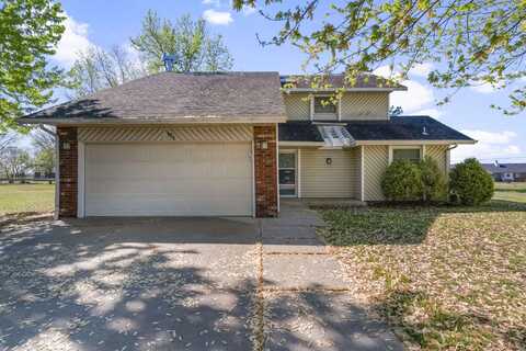 108 Cottonwood Circle, Pryor, OK 74361