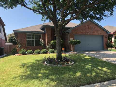 9869 Willowick Avenue, Fort Worth, TX 76108