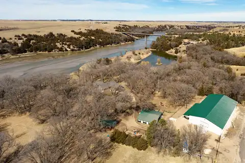 89757 Bryan Bridge Loop, Valentine, NE 69201