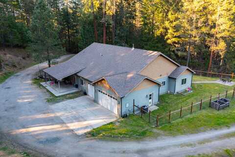 4186 E Evans Creek Road, Rogue River, OR 97537