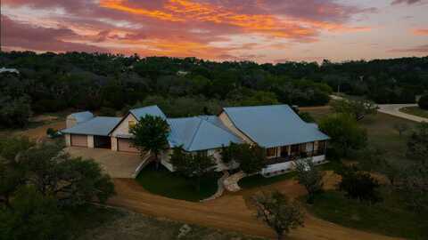 651 Homestead Dr, Fredericksburg, TX 78624