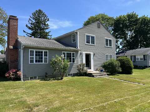 8 East Street, Old Saybrook, CT 06475