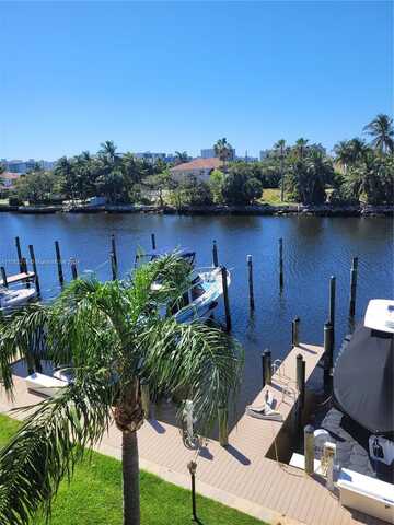 240 Captains Walk, Delray Beach, FL 33483