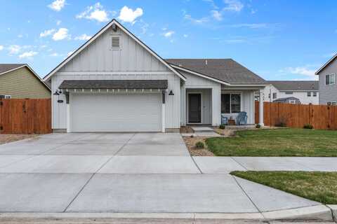 353 NW Double Eagle Avenue, Madras, OR 97741