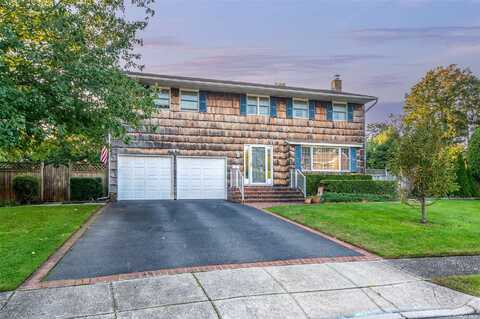 12 Compass, West Islip, NY 11795