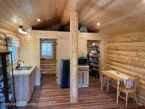 1 LOG CABIN, Auburn, WY 83111