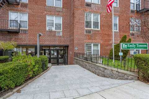 35-10 150th St, Flushing, NY 11354