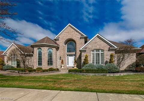 280 W Edinburgh Drive, Highland Heights, OH 44143