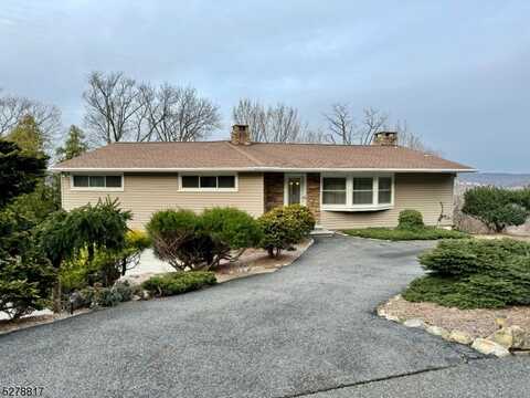 15 Carper Ln, Riverdale, NJ 07457