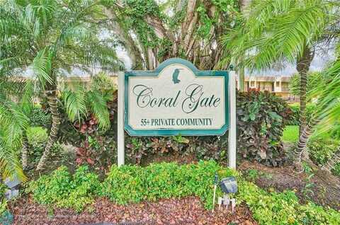 6636 Coral Lake Dr, Pompano Beach, FL 33063