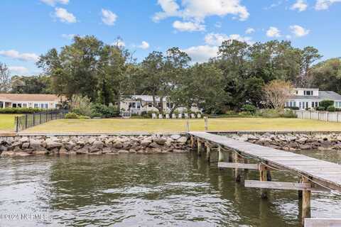 226 Oakleaf Drive, Pine Knoll Shores, NC 28512