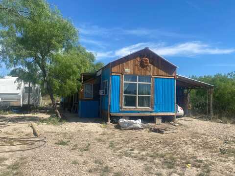 245 Maverick Street, El Indio, TX 78860