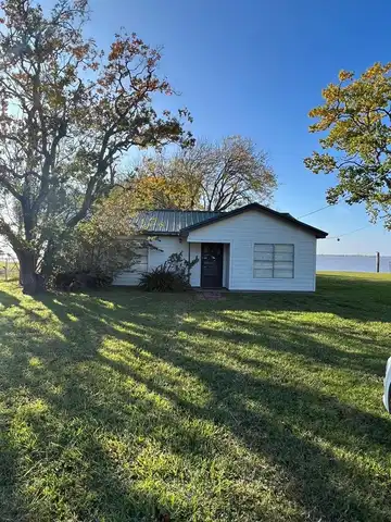 82 Trout Street, Palacios, TX 77465