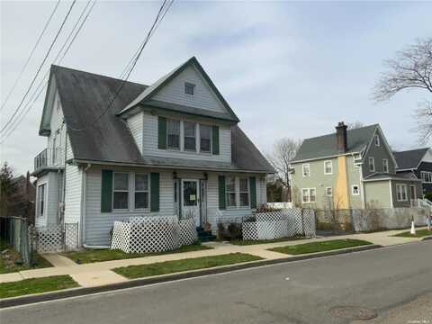 34 Oakland Street, Hempstead, NY 11550