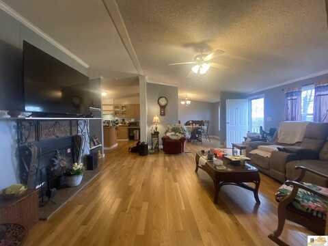 5869 Temple Hill Road, Summer Shade, KY 42166