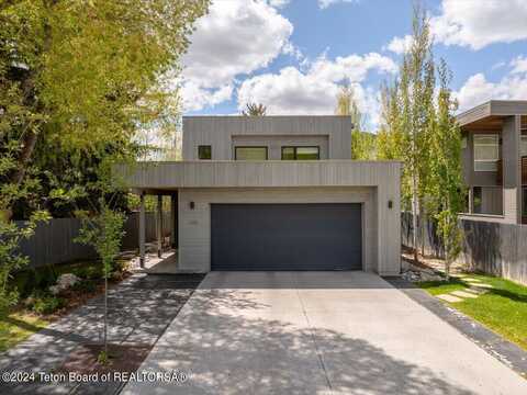 135 MOOSE Street, Jackson, WY 83001