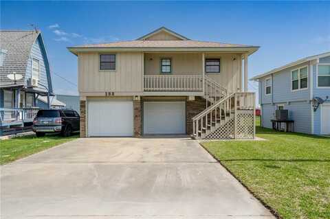 152 Port Ave, Rockport, TX 78382