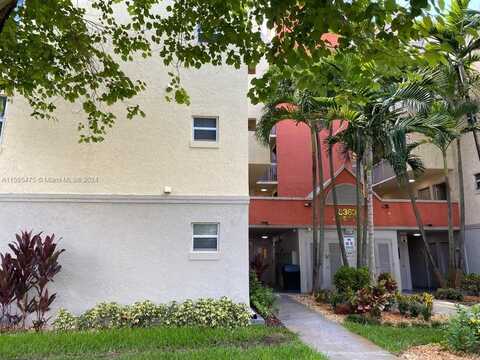 8363 LAKE DR, Doral, FL 33166