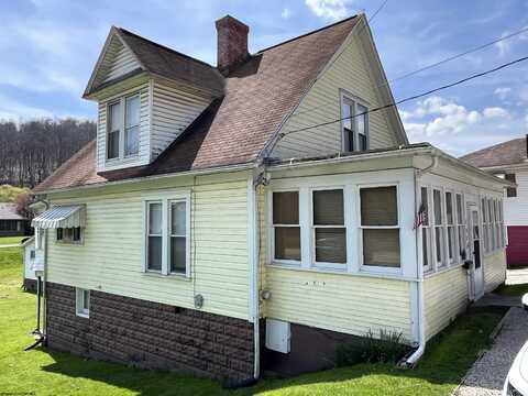 1020 E Main Street, Mannington, WV 26582