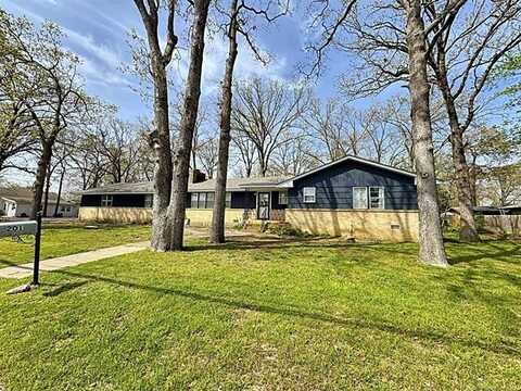 201 Leoser Street, Tahlequah, OK 74464