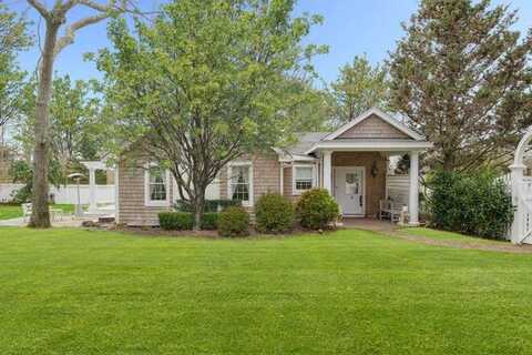 477 Montauk Highway, Quogue, NY 11978