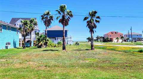 1232 S Live Oak Street, Rockport, TX 78382