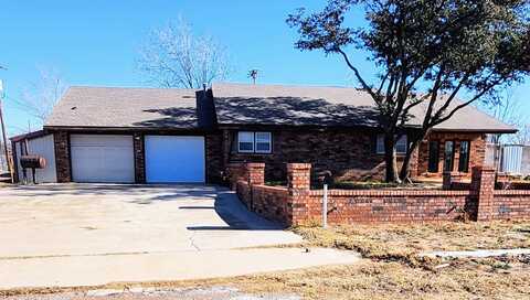 1003 School Avenue, Sundown, TX 79372