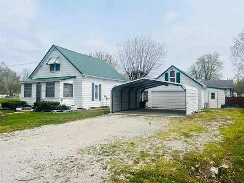 720 N OLIVE Street, Saint Elmo, IL 62458