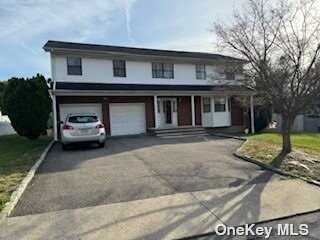 12 Battle Row, Old Bethpage, NY 11804