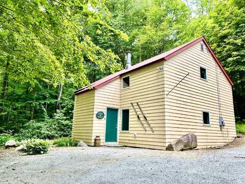 627 Glen Road, Peru, VT 05152