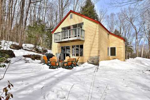 627 Glen Road, Peru, VT 05152